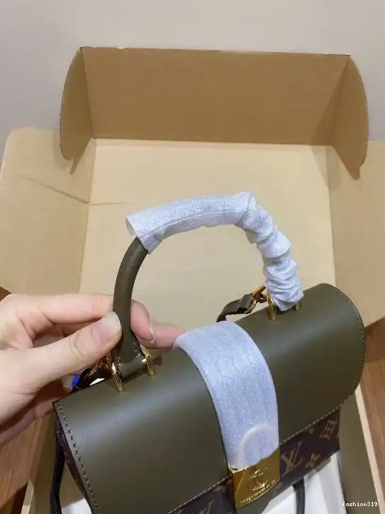 BB VUITTON LOCKY LOUIS 0505